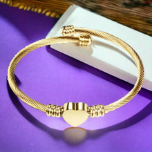 Cargar imagen en el visor de la galería, Heart bracelet
