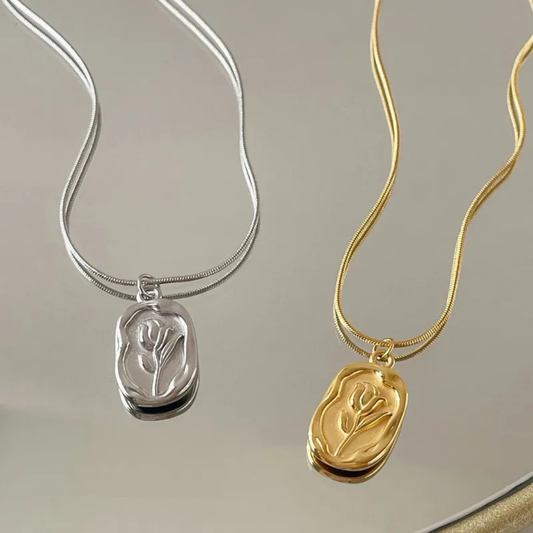 Collar Flor Minimalista