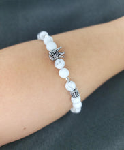 Carregar imagem no visualizador da galeria, King Bracelet For Men White &amp; Silver
